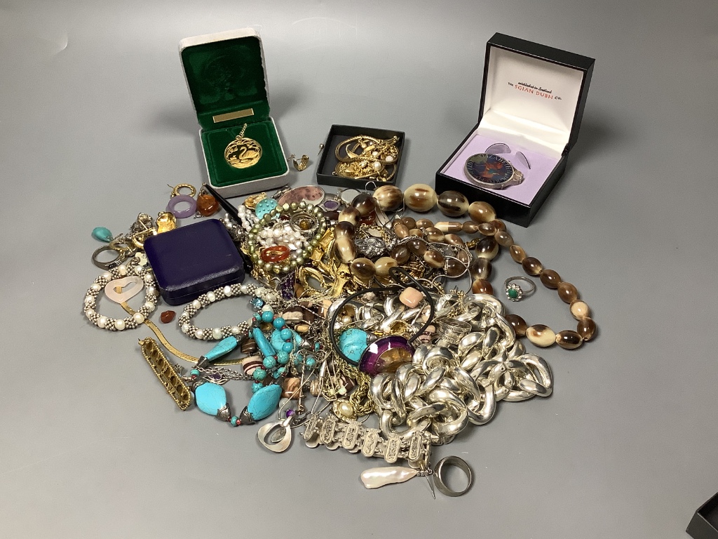 A quantity of assorted costume jewellery including silver.